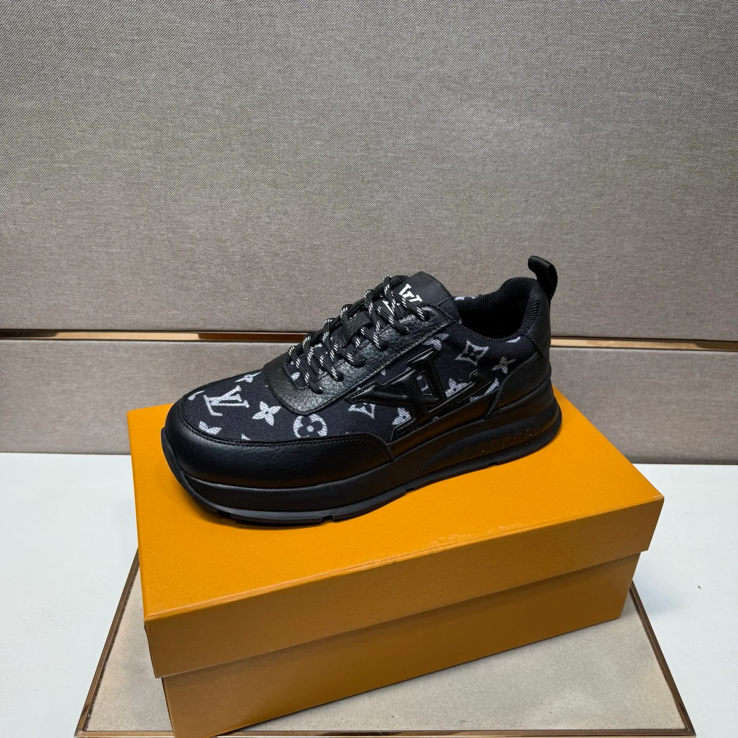 ⬛️Men's shoes 💰p442【LV～】Men's casual shoes 2025z cabinet sales simultaneously 🔶Size: 38-44#️⃣ 🔷3 colors🔜The upper is made of multi-material splicing➕Mesh lining, comfortable and breathable, sole: original comfortable and wear-resistant outsole, ⚠️real thing📱photographed🎬real thing is better📢📢📢
